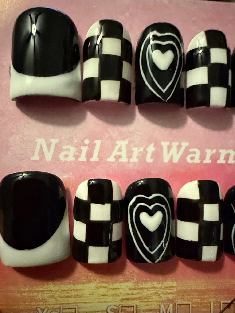 Black & White Checkerboard Heart handmade acrylic Press-On Nails